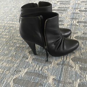 ALDO Black Leather Heeled Bootie 9